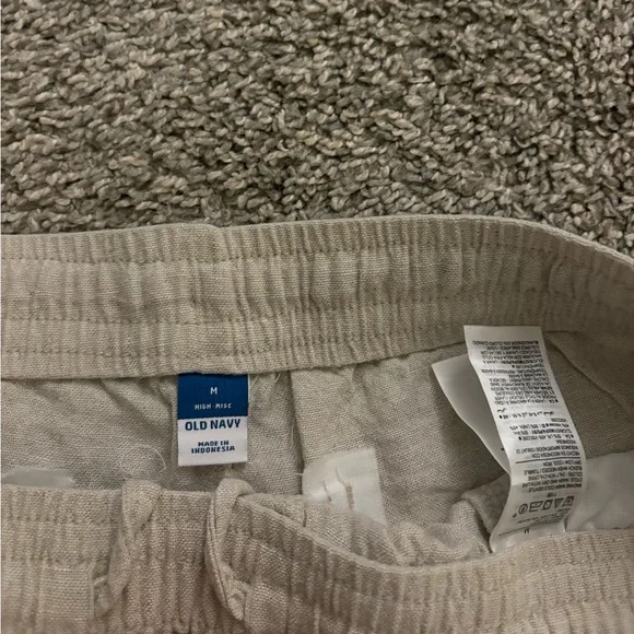Old Navy Linen Shorts - Picture 3 of 3